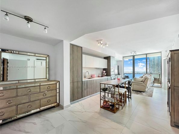 2900 NE 7th Ave 2008, Miami FL 33137