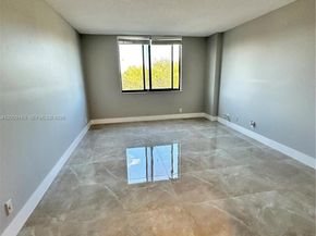 901 Hillcrest Dr 315, Hollywood FL 33021