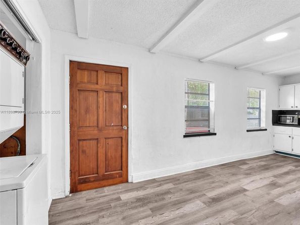 1932 Dewey St, Hollywood FL 33020