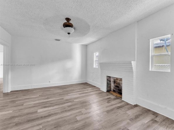 1932 Dewey St, Hollywood FL 33020