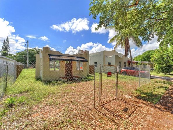 1932 Dewey St, Hollywood FL 33020