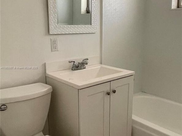 6021 SW 38th St, Miramar FL 33023