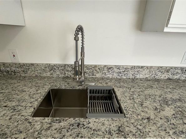 6021 SW 38th St, Miramar FL 33023