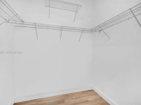 325 S Biscayne Blvd LPH 17, Miami FL 33131