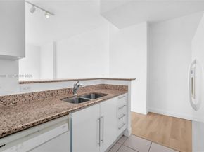 325 S Biscayne Blvd LPH 17, Miami FL 33131