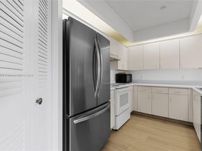 12550 SW 15th St 411E, Pembroke Pines FL 33027