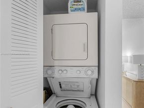 12550 SW 15th St 411E, Pembroke Pines FL 33027