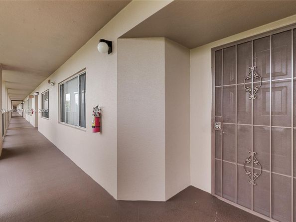 12550 SW 15th St 411E, Pembroke Pines FL 33027