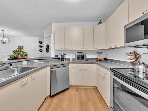 16354 SW 48th St, Miramar FL 33027