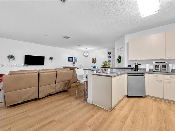 16354 SW 48th St, Miramar FL 33027