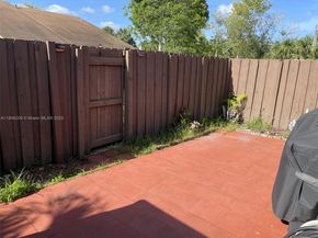 2754 N Nob Hill Rd, Sunrise FL 33322