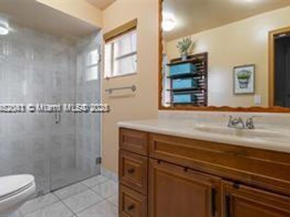 8800 NW 3rd St, Pembroke Pines FL 33024