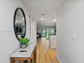 195 Lakeview Dr 106, Weston FL 33326
