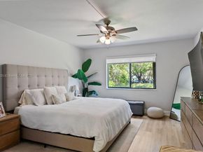 195 Lakeview Dr 106, Weston FL 33326