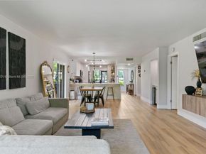 195 Lakeview Dr 106, Weston FL 33326