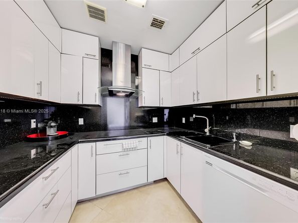 100 Lincoln Rd PH12, Miami Beach FL 33139