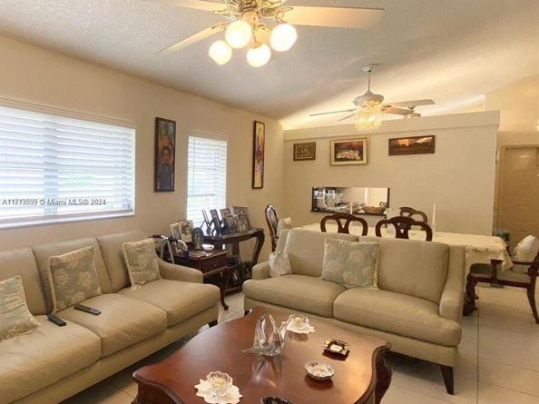 8089 Sweetbriar Way 8089, Boca Raton FL 33496