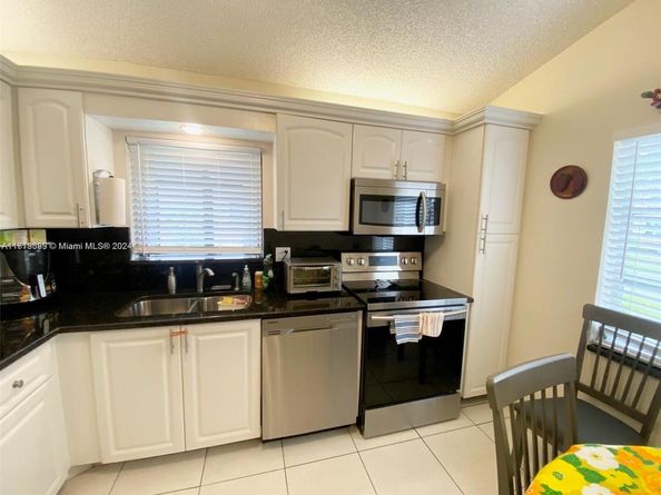 8089 Sweetbriar Way 8089, Boca Raton FL 33496