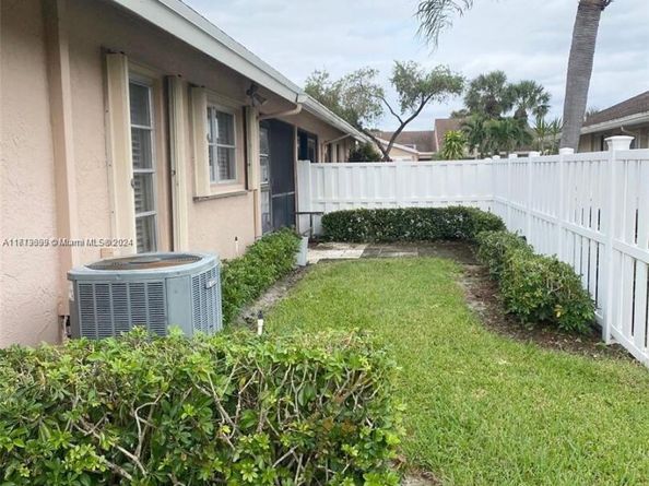 8089 Sweetbriar Way 8089, Boca Raton FL 33496