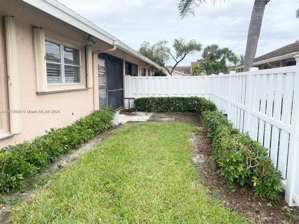 8089 Sweetbriar Way 8089, Boca Raton FL 33496