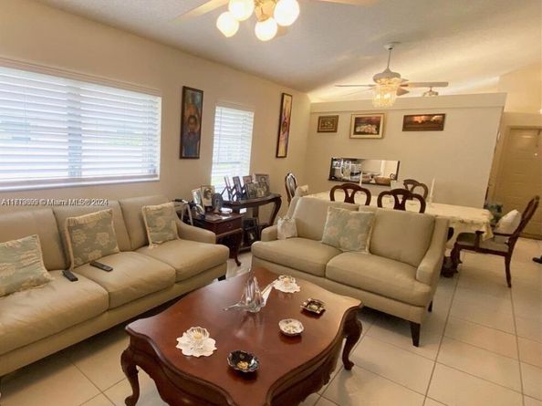 8089 Sweetbriar Way 8089, Boca Raton FL 33496