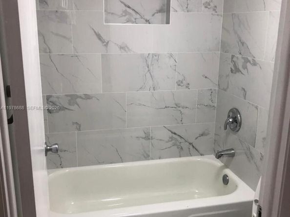 1200 NE Miami Gardens Dr 820W, Miami FL 33179