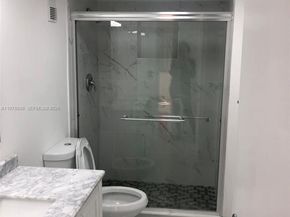 1200 NE Miami Gardens Dr 820W, Miami FL 33179