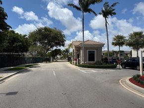 424 NE 194th Ter, Miami FL 33179
