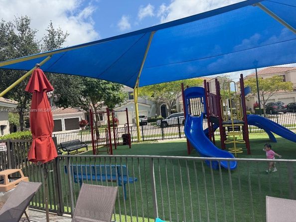 424 NE 194th Ter, Miami FL 33179