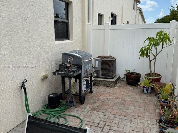 424 NE 194th Ter, Miami FL 33179