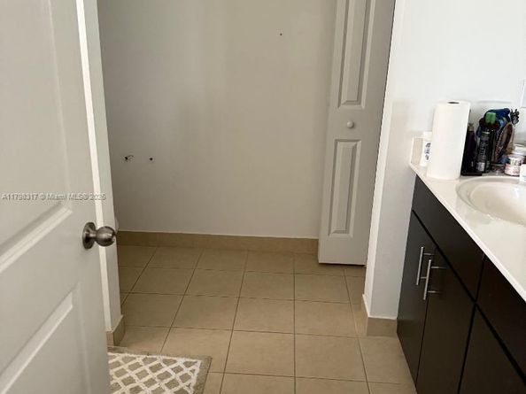424 NE 194th Ter, Miami FL 33179