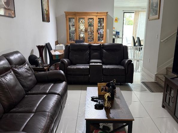 424 NE 194th Ter, Miami FL 33179