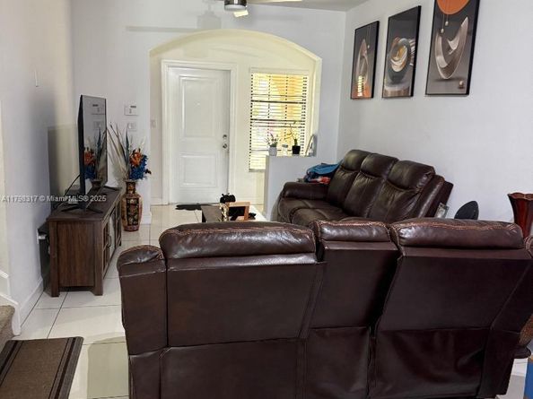 424 NE 194th Ter, Miami FL 33179
