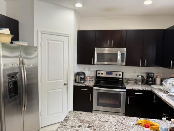 424 NE 194th Ter, Miami FL 33179