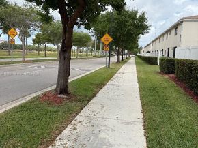424 NE 194th Ter, Miami FL 33179