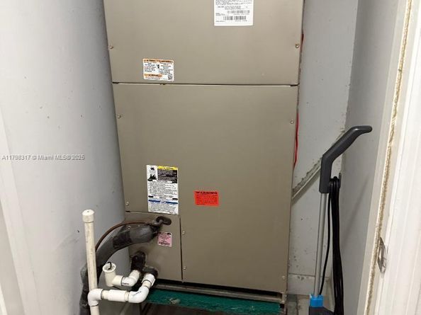424 NE 194th Ter, Miami FL 33179