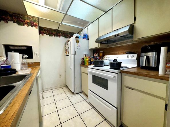 7165 NW 186th St A211, Hialeah FL 33015