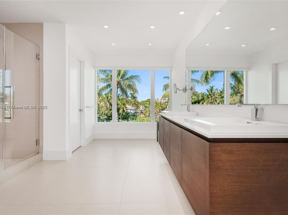 481 S Mashta Drive, Key Biscayne FL 33149