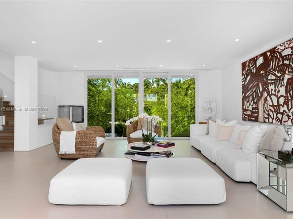 481 S Mashta Drive, Key Biscayne FL 33149