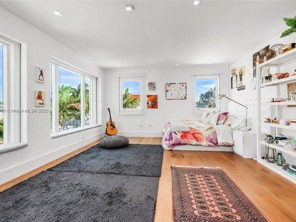 481 S Mashta Drive, Key Biscayne FL 33149