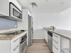 185 SW 7 St 1508, Miami FL 33130