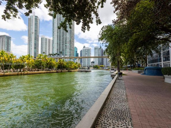 185 SW 7 St 1508, Miami FL 33130