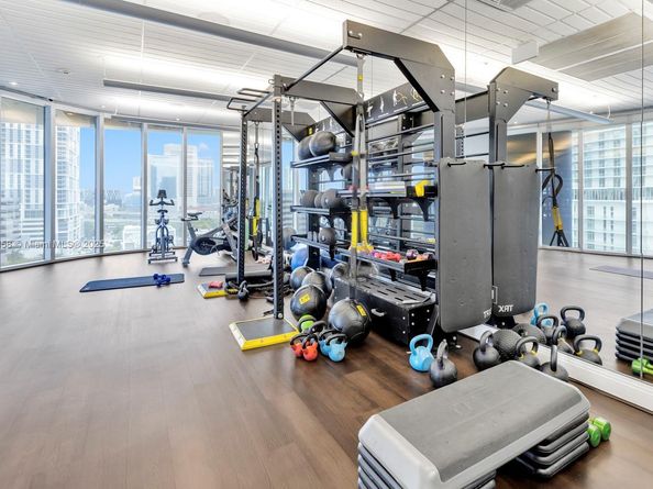 185 SW 7 St 1508, Miami FL 33130