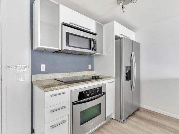 185 SW 7 St 1508, Miami FL 33130