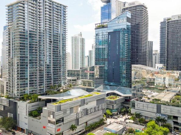 185 SW 7 St 1508, Miami FL 33130