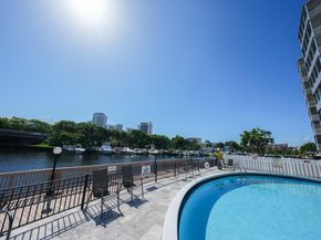 200 Diplomat Pkwy 827, Hallandale Beach FL 33009