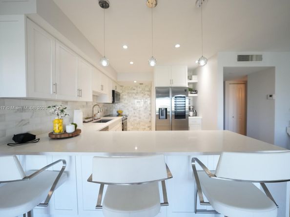 200 Diplomat Pkwy 827, Hallandale Beach FL 33009