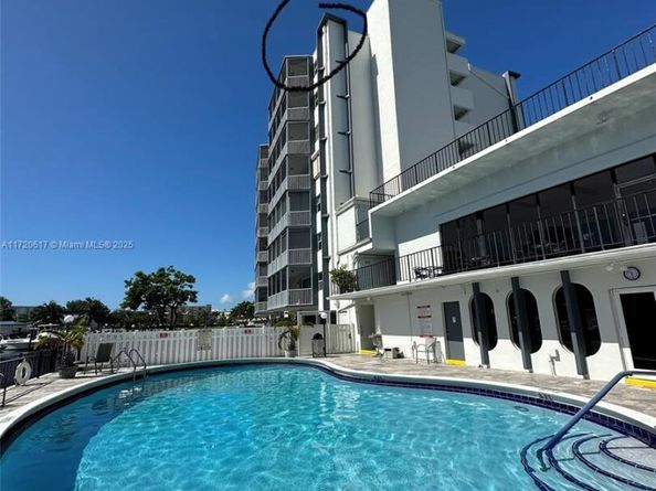 200 Diplomat Pkwy 827, Hallandale Beach FL 33009