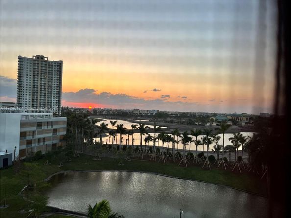 200 Diplomat Pkwy 827, Hallandale Beach FL 33009