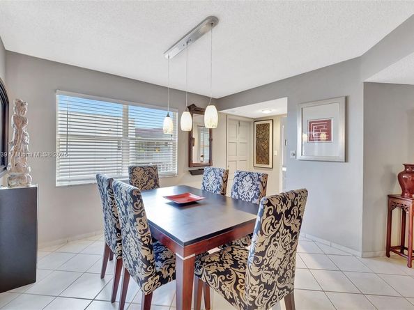 4000 NW 44th Ave 405, Lauderdale Lakes FL 33319